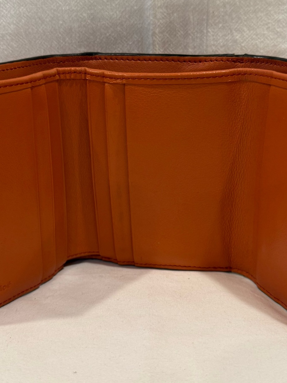 Chloé “C” Small Trifold Wallet In Tawny Orange Crocodile Embossed Leather - Picture 9 of 13